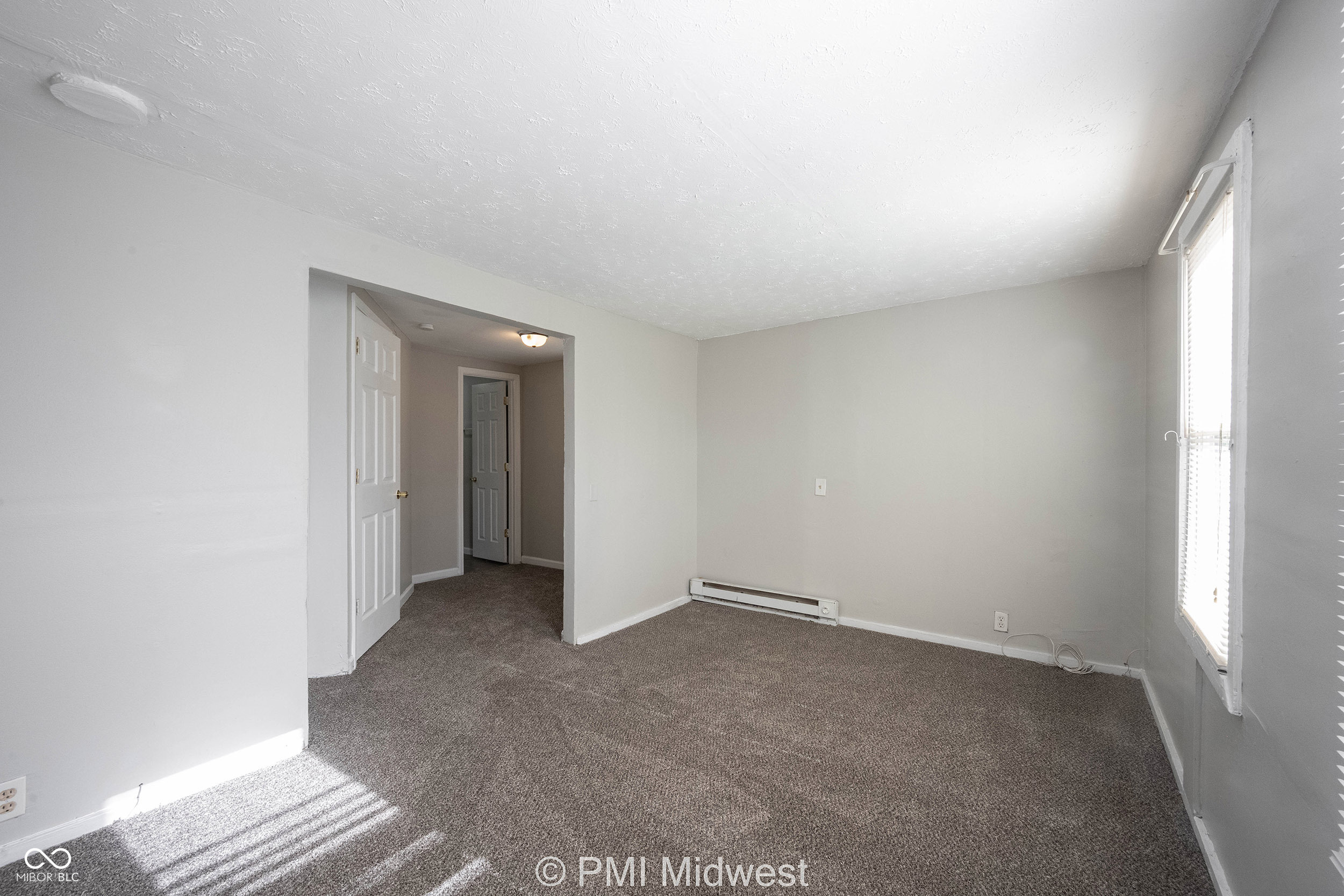 2011 Applegate Street Indianapolis, IN 46203 - Photo 7 of 32