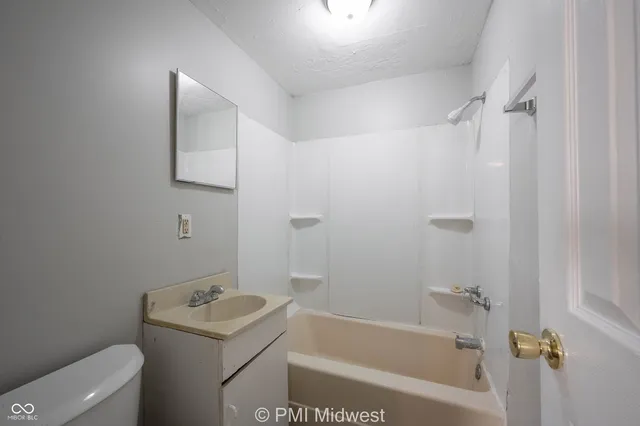 $1,050 | 2011 Applegate Street, Indianapolis, IN 46203