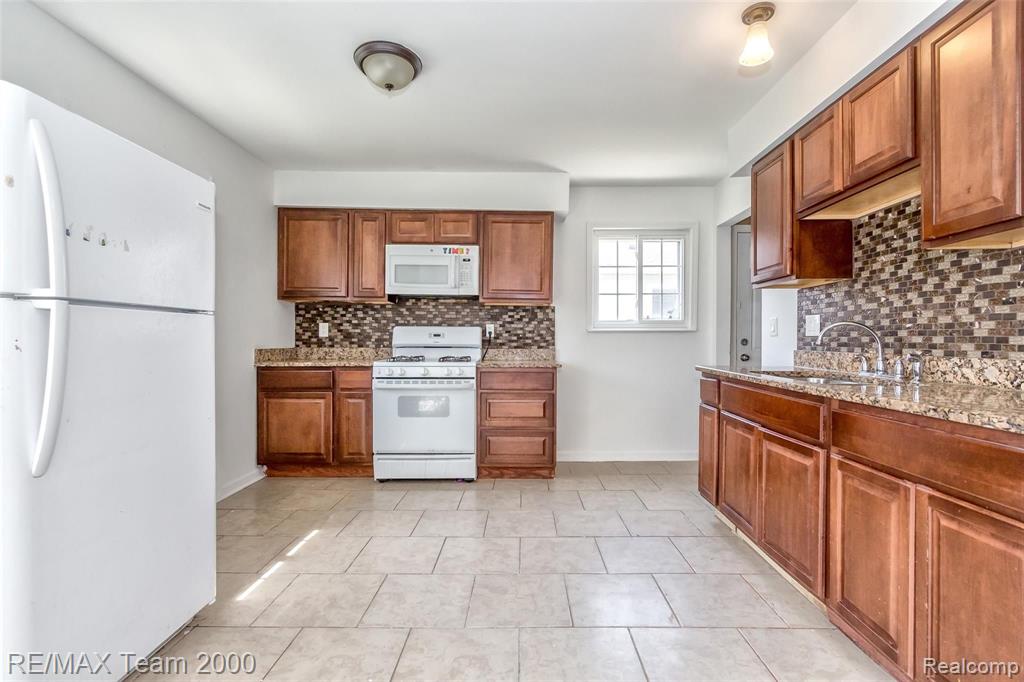26744 Beverly Road Taylor, MI 48180 - Photo 7 of 24