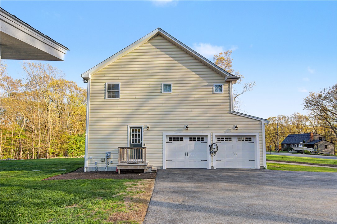 100 Franklin Road Scituate, RI 02825 - Photo 3 of 42