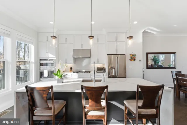 $890,000 | 14661 Battery Ridge Lane, Centreville, VA 20120