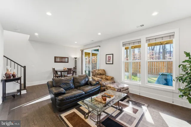 $880,000 | 14661 Battery Ridge Lane, Centreville, VA 20120