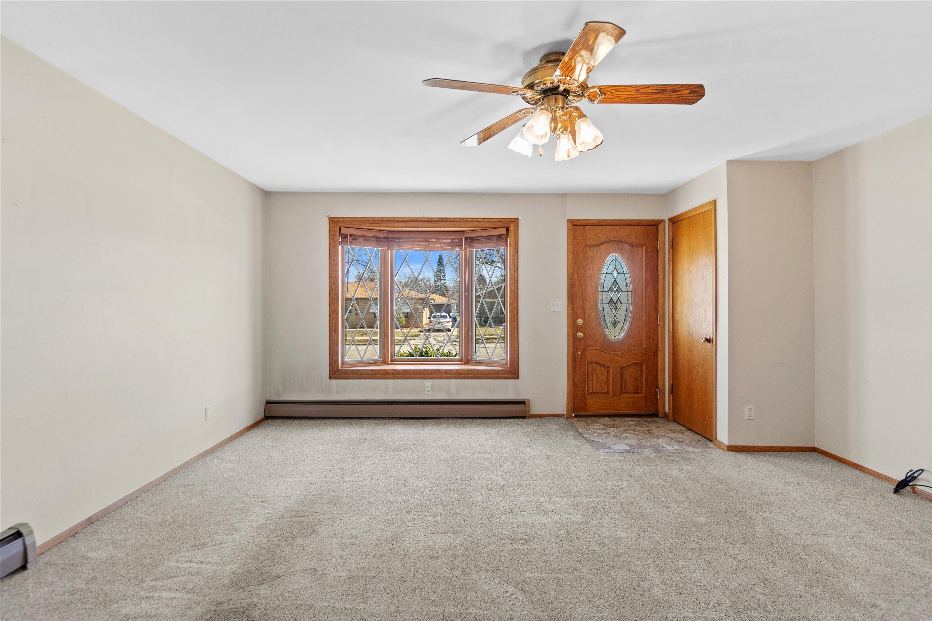 4739 South 23rd Street Milwaukee, WI 53221 - Photo 2 of 23 Living Room