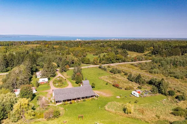 $695,000 | 60445 Summit Road West, Ashland, WI 54806