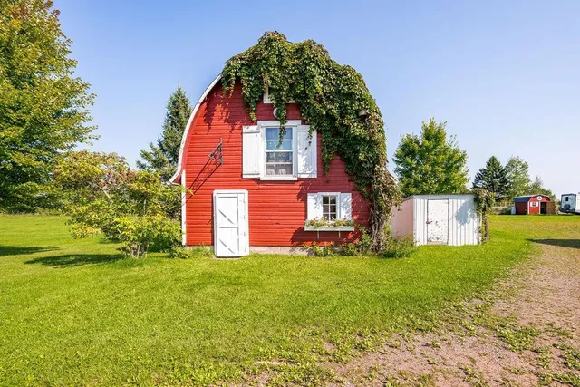 $725,000 | 60445 Summit Road West, Ashland, WI 54806