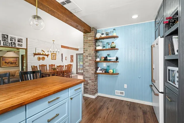 $725,000 | 60445 Summit Road West, Ashland, WI 54806