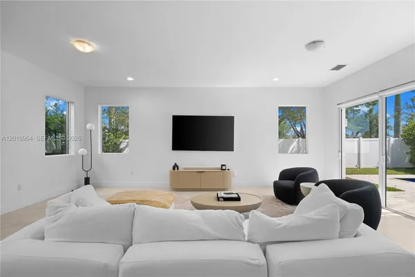 $10,500 | 9915 Northwest 75th Street, Unit 9915, Doral, FL 33178