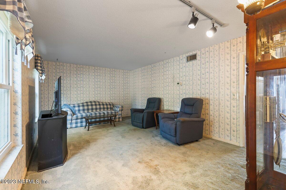 107 Chipco Way Interlachen, FL 32148 - Photo 30 of 50 Livingroom