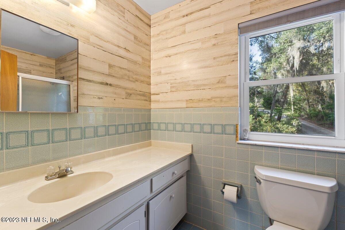 107 Chipco Way Interlachen, FL 32148 - Photo 36 of 50 3rd bathroom up