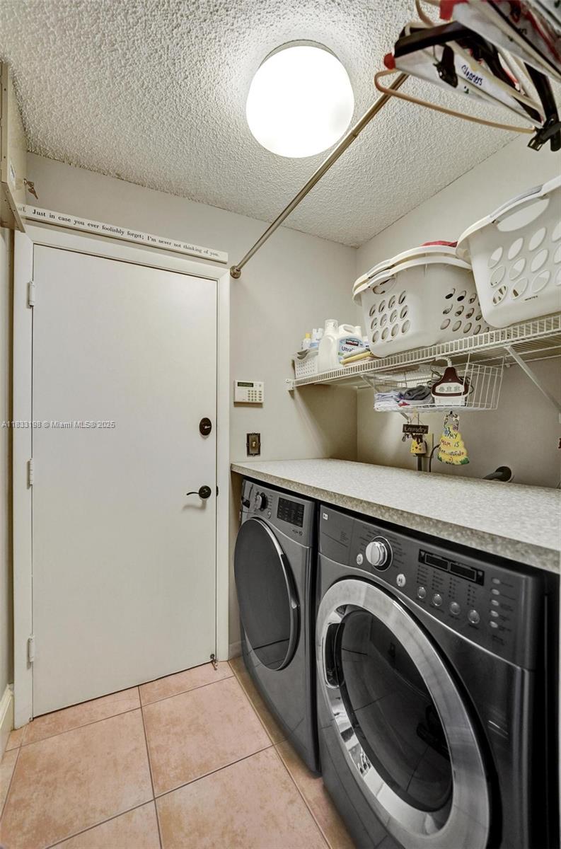 9215 Southern Orchard Road South Davie, FL 33328 - Photo 31 of 39