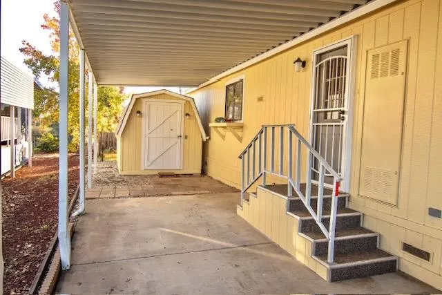 a view of entryway with a front door