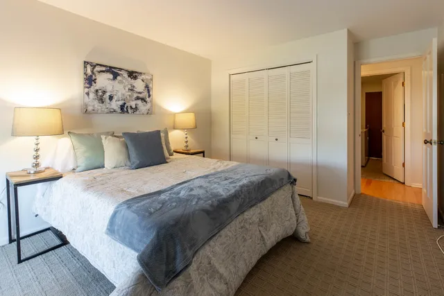 $324,490 | 701 Lake Hinsdale Drive, Unit 306, Willowbrook, IL 60527