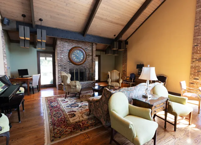 $324,490 | 701 Lake Hinsdale Drive, Unit 306, Willowbrook, IL 60527