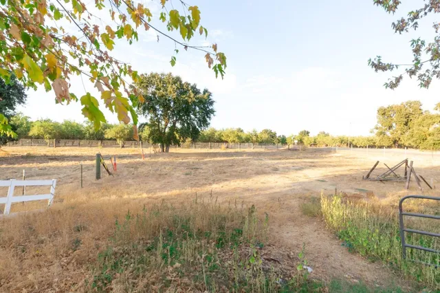 $650,000 | 10475 East Mission Avenue, Le Grand, CA 95333