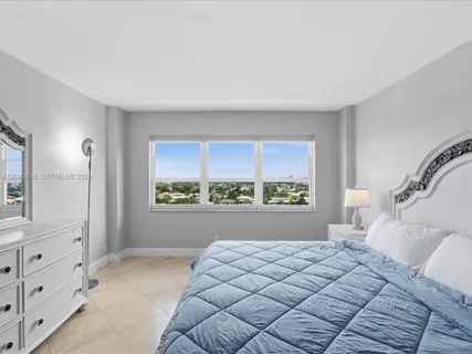 $2,600 | 340 Sunset Drive, Unit 1407, Fort Lauderdale, FL 33301