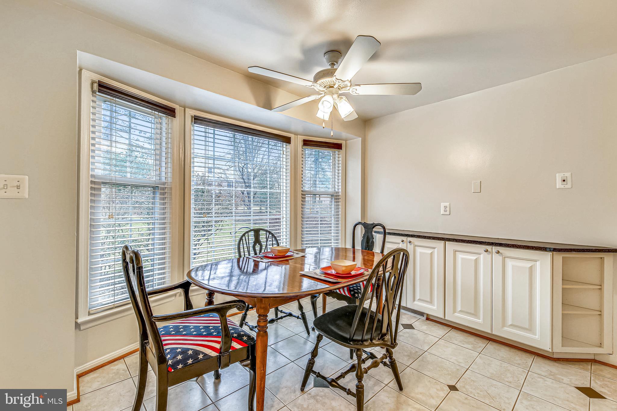 12417 Over Ridge Road Potomac, MD 20854 - Photo 12 of 44 Eat-in Kitchen