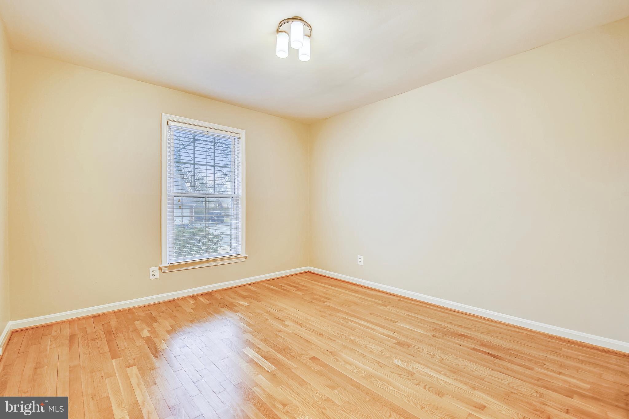 12417 Over Ridge Road Potomac, MD 20854 - Photo 15 of 44 Private Office on Main Level