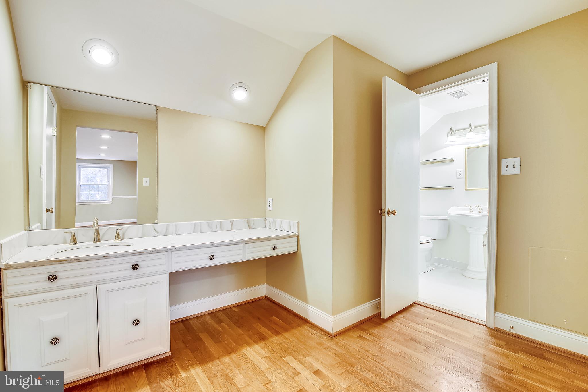 12417 Over Ridge Road Potomac, MD 20854 - Photo 20 of 44 Master Bath - Separate Vanity
