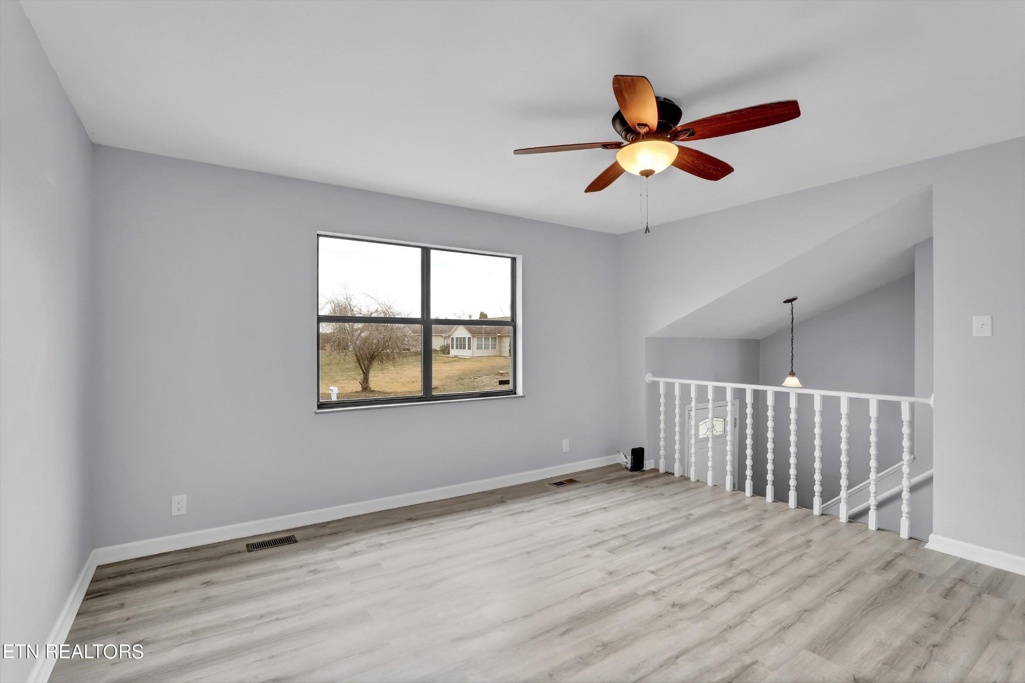 1336 Windamere Road Knoxville, TN 37923 - Photo 2 of 18
