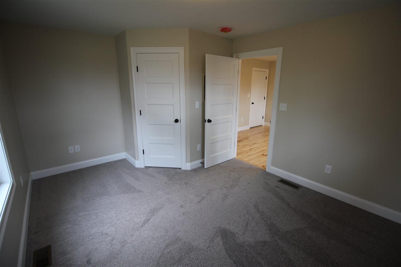 8 Laredo Lane, Unit 4 Rochester, NH 03868 - Photo 17 of 23