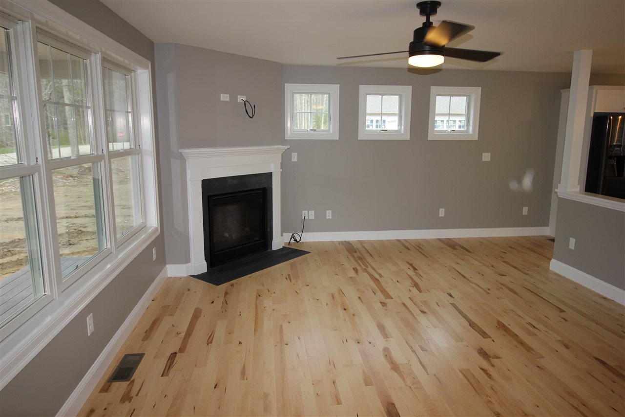 8 Laredo Lane, Unit 4 Rochester, NH 03868 - Photo 3 of 23