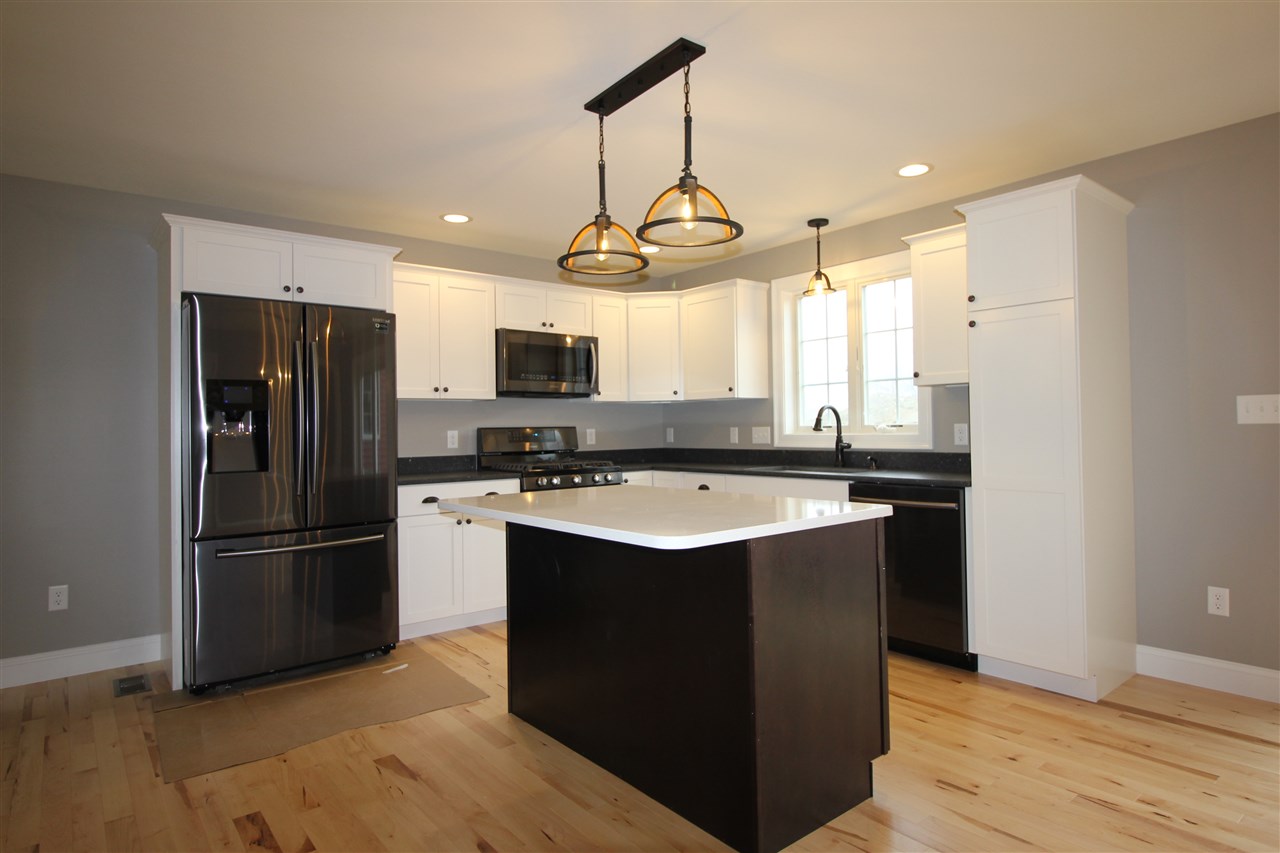 8 Laredo Lane, Unit 4 Rochester, NH 03868 - Photo 5 of 23