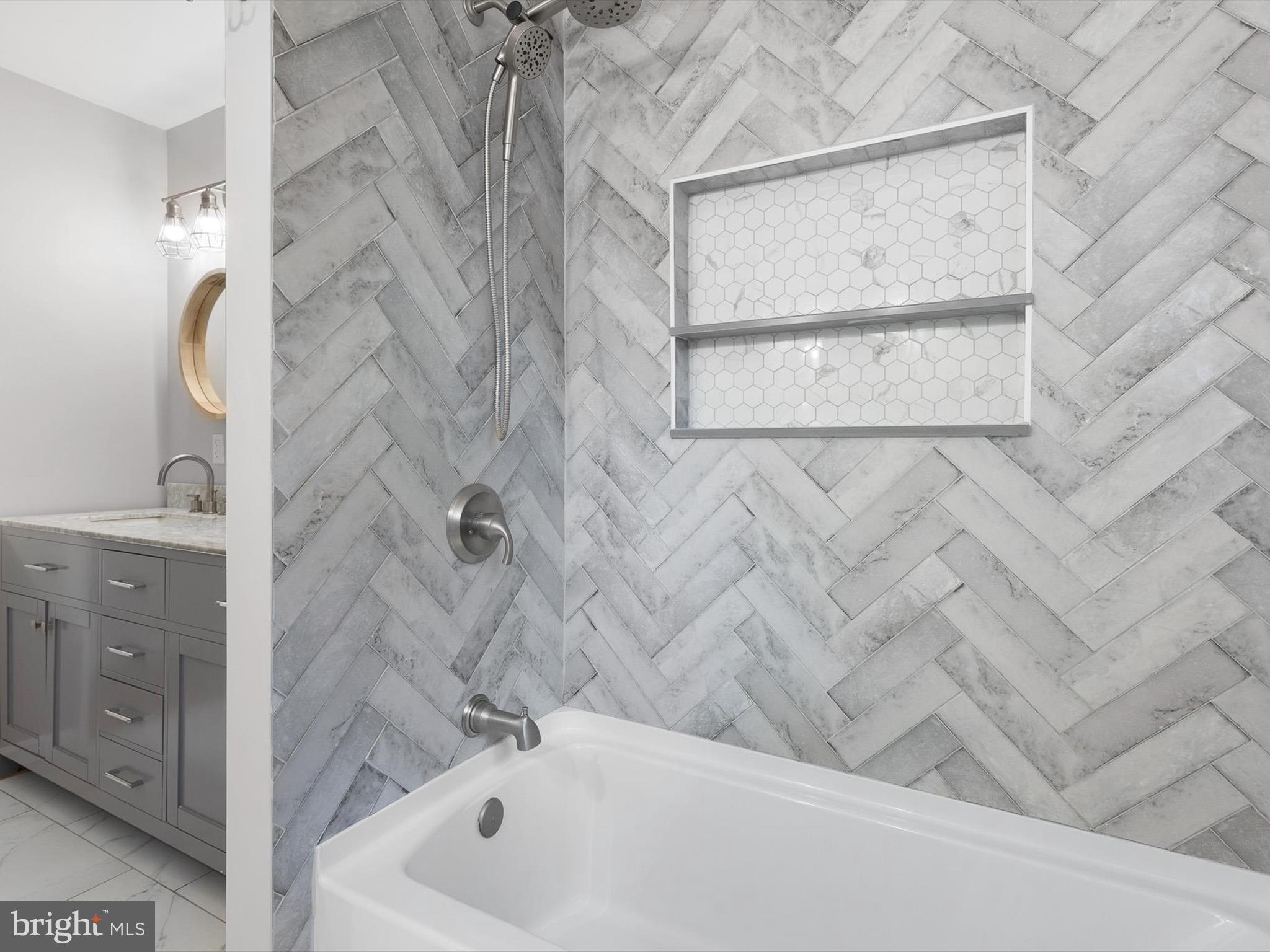 290 Ware Road Newark, DE 19711 - Photo 11 of 27 Updated bath with tile