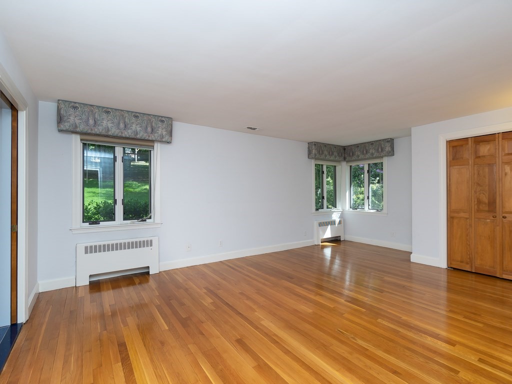 103 Rosalie Road Newton, MA 02459 - Photo 17 of 37 Gallery Image 17