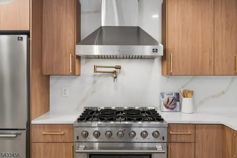 $1,195,000 | 15 Elberta Road, Maplewood, NJ 07040
