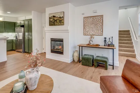 $549,500 | 1660 Glenmore Drive, Fairfield, CA 94533