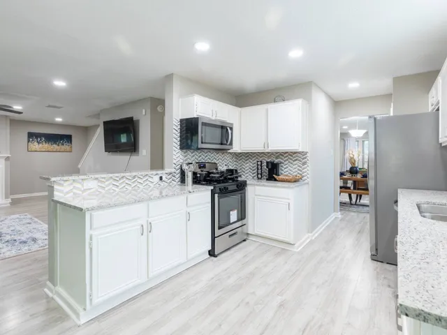 $2,950 | 2005 Village Park Drive, Missouri City, TX 77489