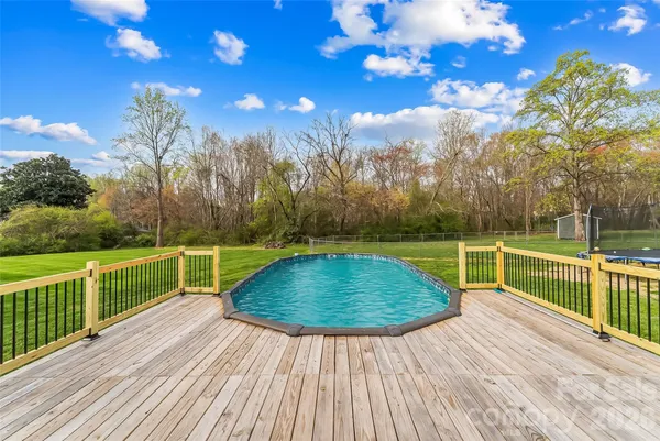 $389,000 | 1757 Castlewood Court, Hickory, NC 28602