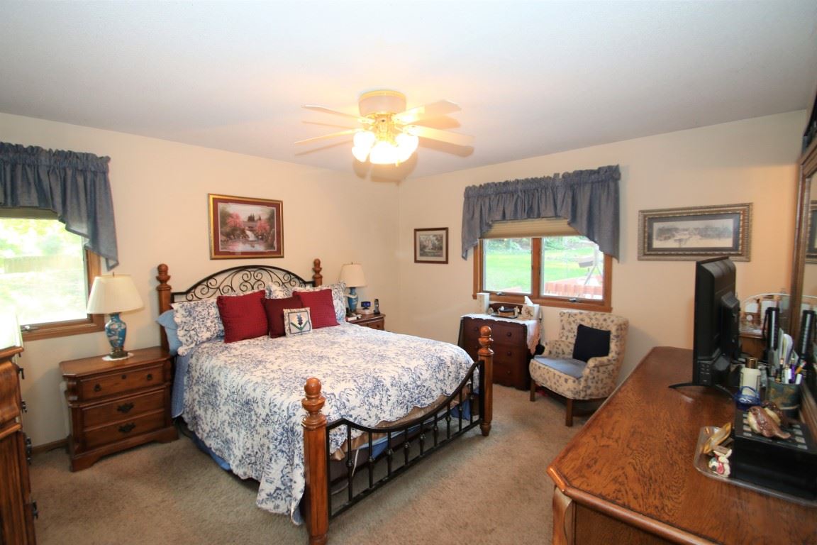 1869 Highridge Road Rockford, IL 61108 - Photo 15 of 40 Gallery Image 15
