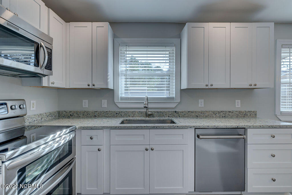 109 Apple Road Castle Hayne, NC 28429 - Photo 12 of 30 109AppleEdit-16