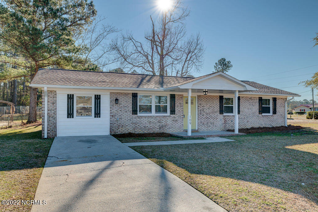 109 Apple Road Castle Hayne, NC 28429 - Photo 2 of 30 109AppleEdit-3