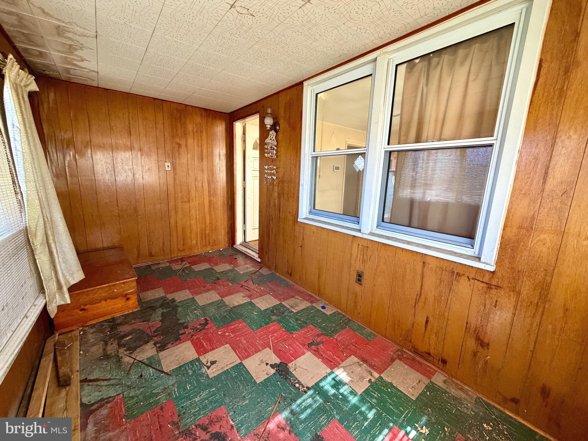 6521 Ridge Road Baltimore, MD 21237 - Photo 2 of 36 Entry