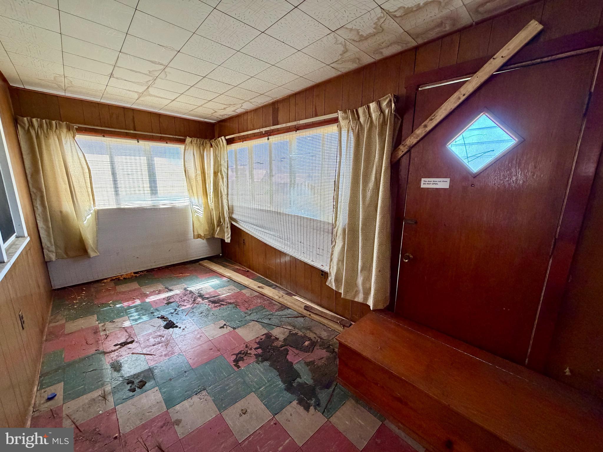 6521 Ridge Road Baltimore, MD 21237 - Photo 3 of 36 Entry