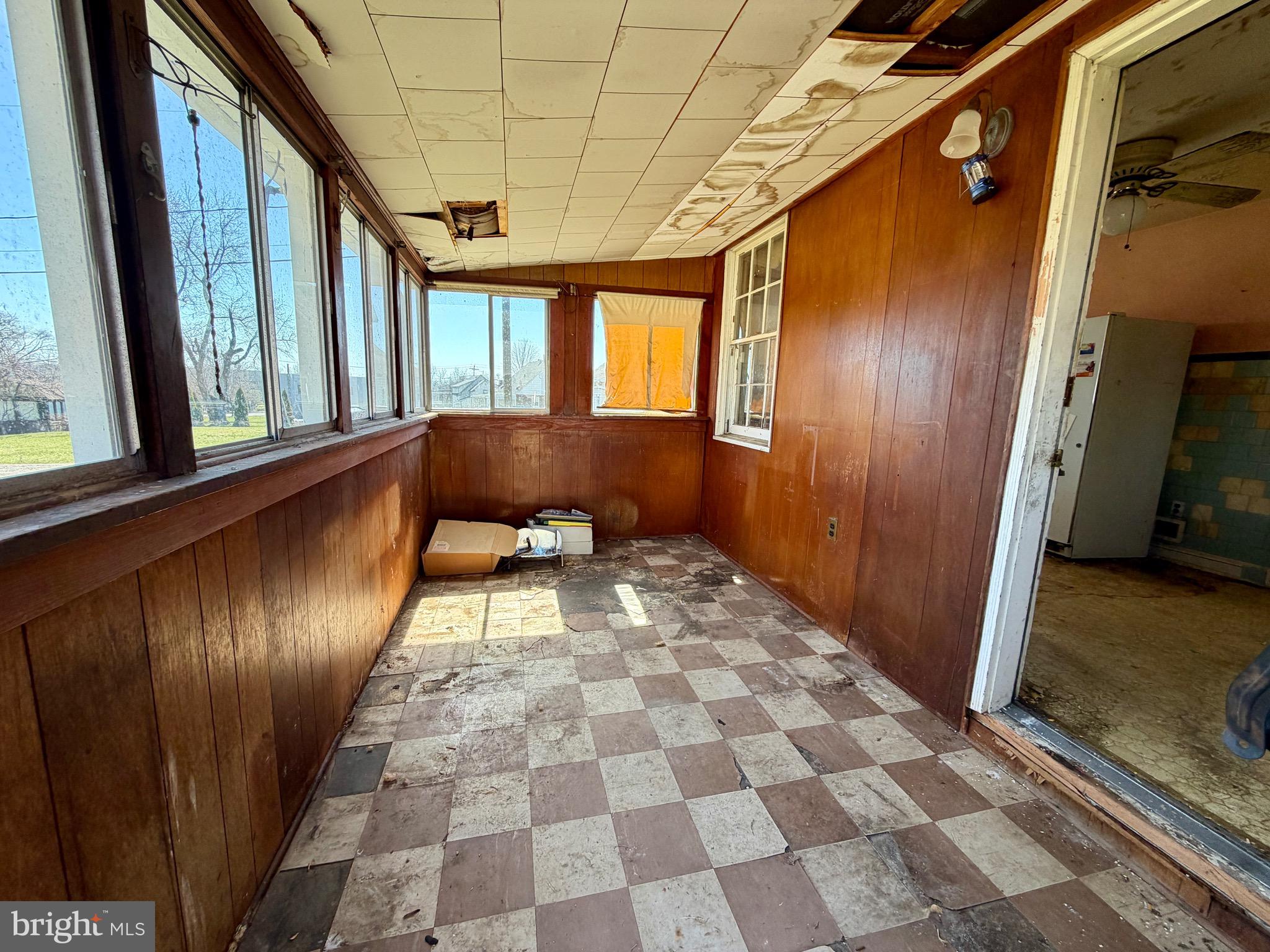 6521 Ridge Road Baltimore, MD 21237 - Photo 7 of 36 Sunroom