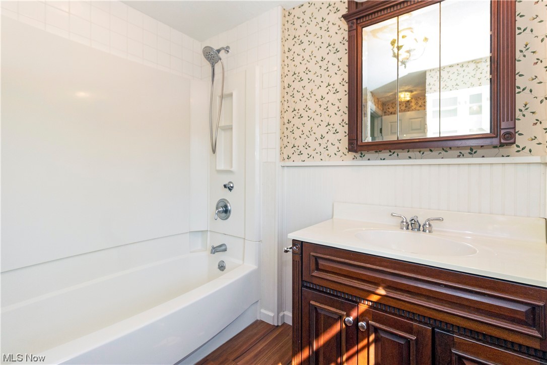 1224 Remsen Road Medina, OH 44256 - Photo 23 of 33 Upstairs Bathroom