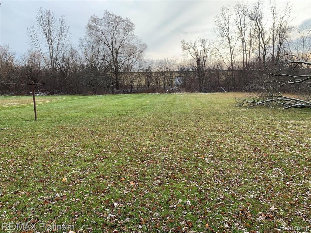 5239 Lennon Road Flint, MI 48507 - Photo 6 of 18