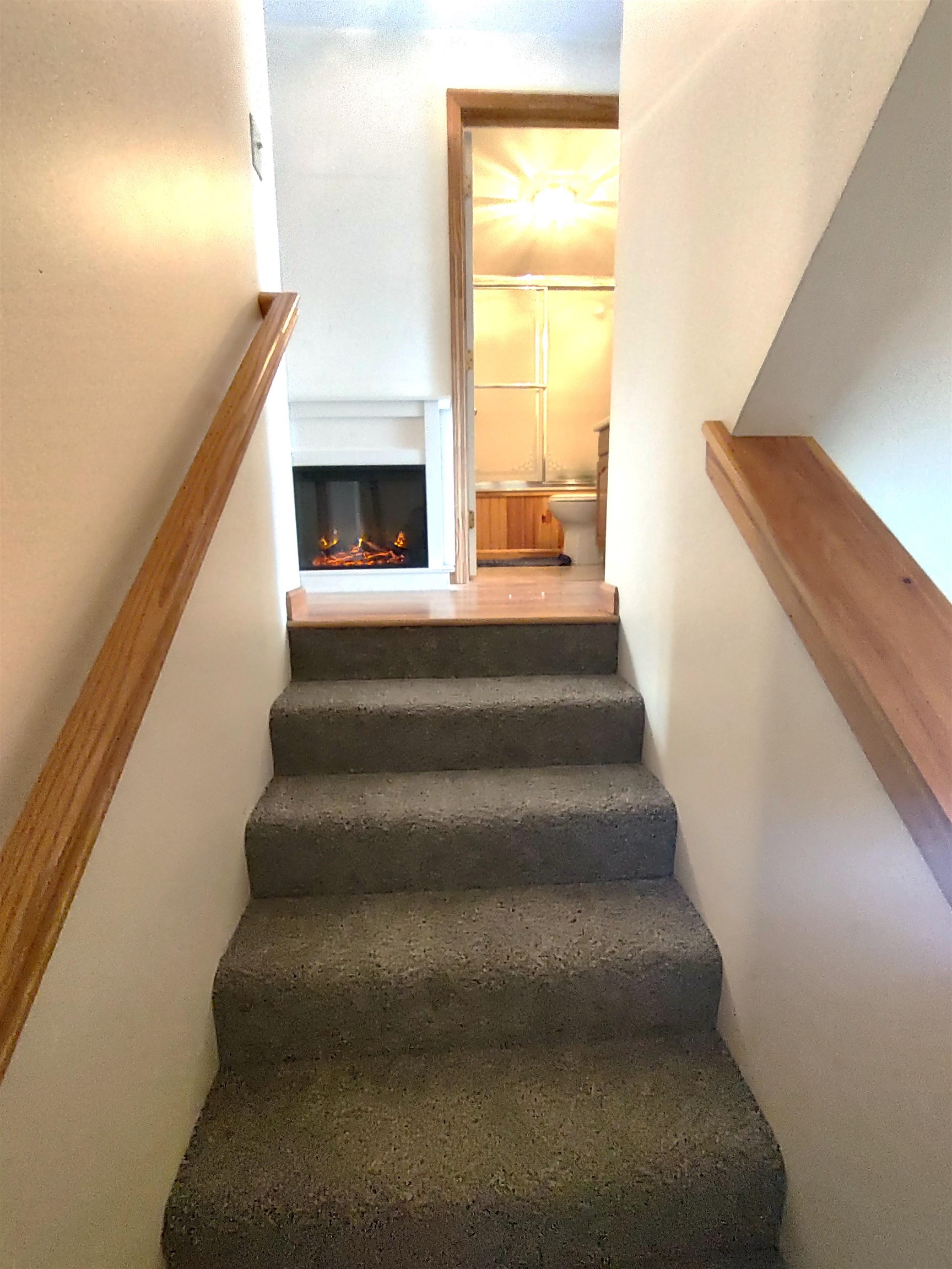 1278 Weare Road Henniker, NH 03242 - Photo 23 of 60