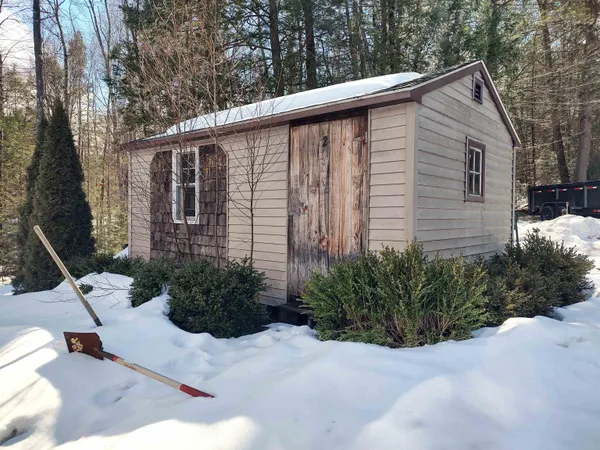 $639,000 | 1278 Weare Road, Henniker, NH 03242