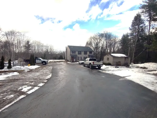 $639,000 | 1278 Weare Road, Henniker, NH 03242