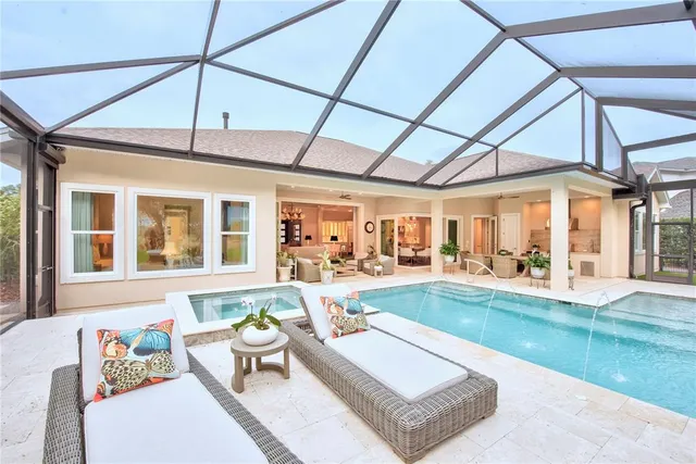 a view of yard with green space