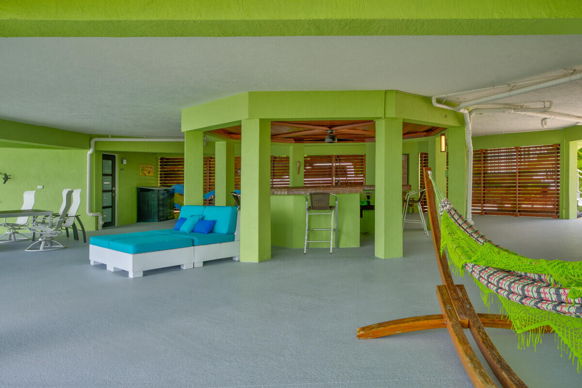 108 Sunset Drive Marathon, FL 33050 - Photo 32 of 46 a living room with furniture