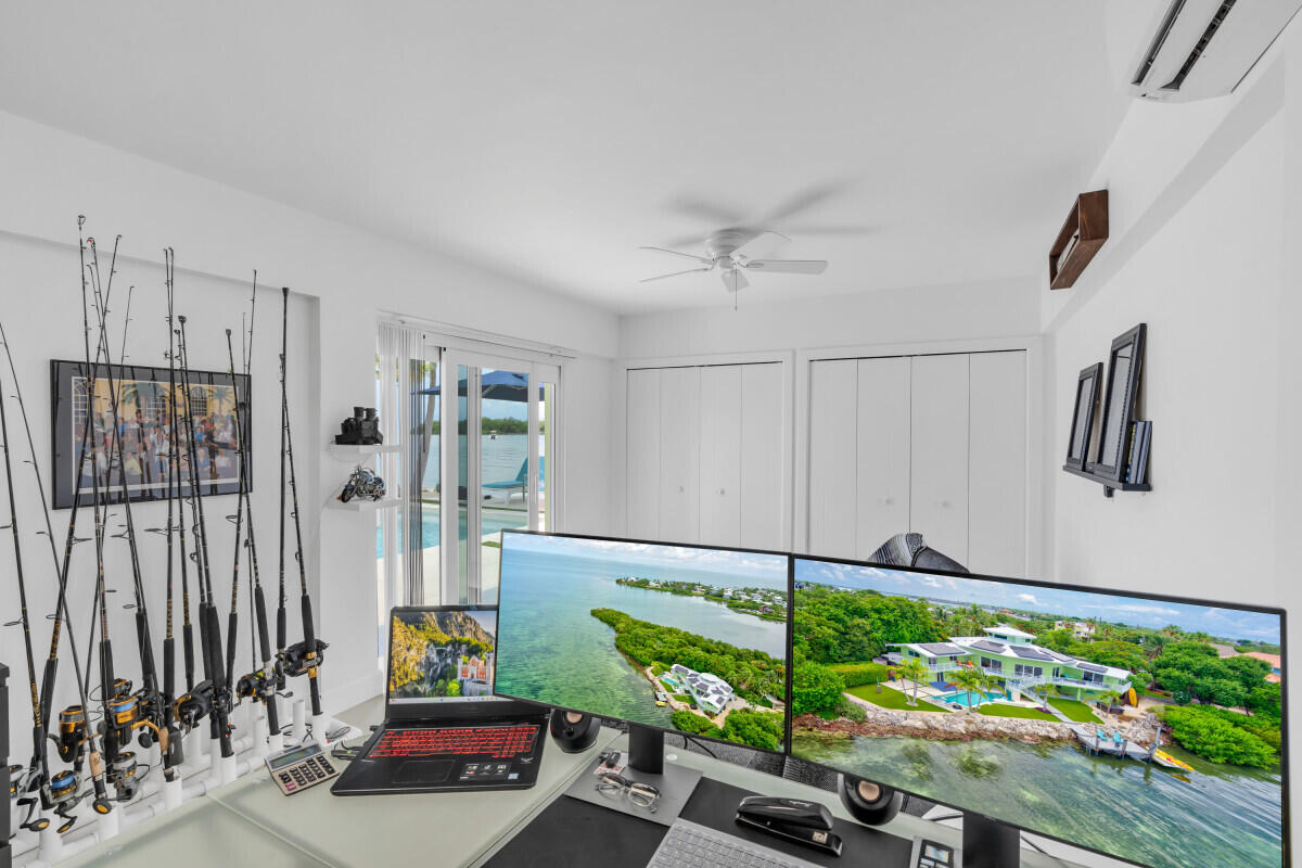 108 Sunset Drive Marathon, FL 33050 - Photo 35 of 46 a living room with furniture