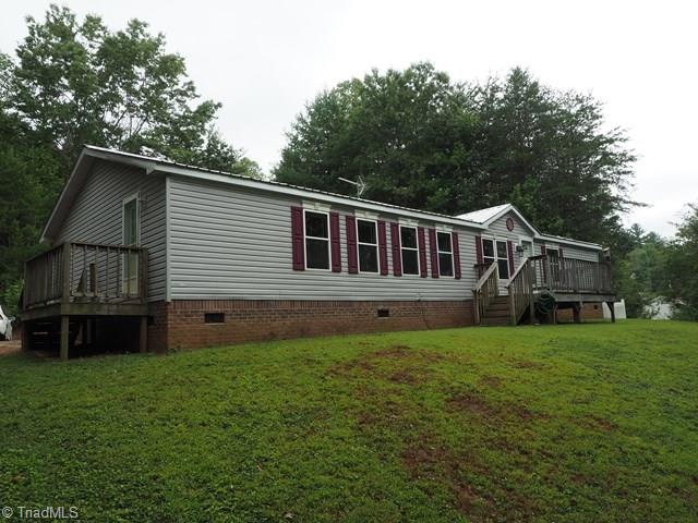 2293 Boiling Springs Road Purlear, NC 28665 - Photo 2 of 32