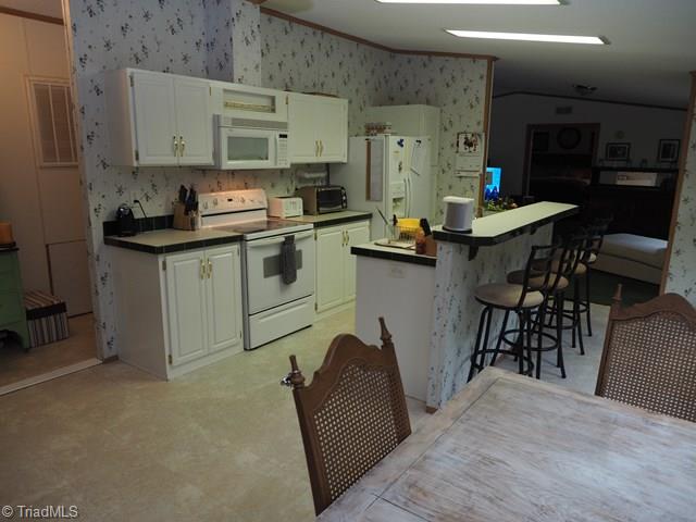 2293 Boiling Springs Road Purlear, NC 28665 - Photo 13 of 32