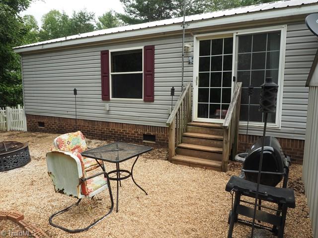 2293 Boiling Springs Road Purlear, NC 28665 - Photo 5 of 32