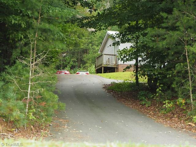 2293 Boiling Springs Road Purlear, NC 28665 - Photo 8 of 32
